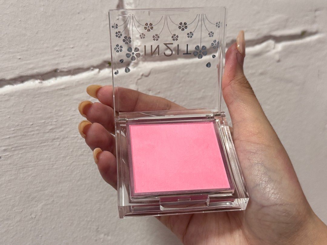 Blush Bundle (In2It, Colourette, EB, Spotlight) (Category: Makeup) located in Quezon City. Submitted by mahliknvrr (Listing ID 1378568880, Image 3). Description: - 850 if take all - all are like new, except the spotlight one (the marbled blush. ) - price of all is ₱ 1,544 • in2it blush in taffy - ₱ 400 •colourette blush in lolly - ₱ 499 • ever bilena blush in rosy glow - ₱ 250 • spotlight cosmetics blush in big night - ₱ 395.