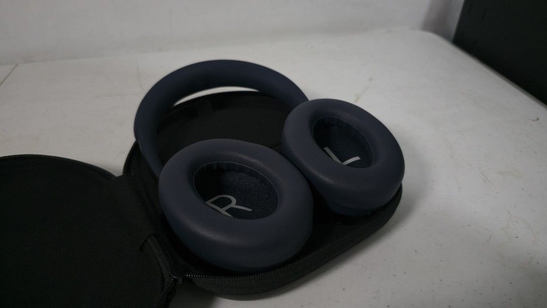 Bose NC700 Noise Cancellation Headphone (Category: Headphones & Headsets) located in Rizal. Submitted by potato_corner (Listing ID 1378647935, Image 3). Description: Bose NC700 Noise Cancellation Australian mall pull out Good condition Good working condition Minimal scratch.