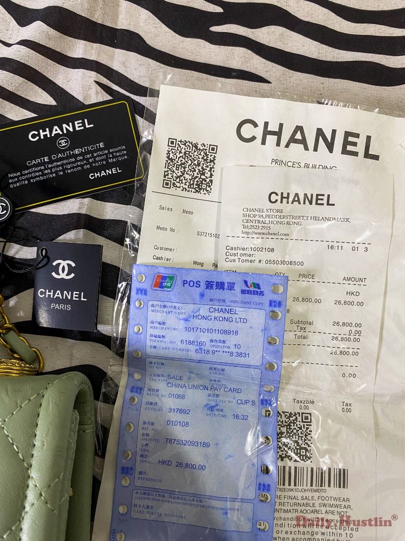 CHANEL CHAIN BAG GREEN (Category: Luxury Bags & Wallets) located in Naga. Submitted by daily.hustlin (Listing ID 1378583615, Image 3). Description: CHANEL MINT GREEN CHAIN BAG LAMBSKIN WITH RECEIPT Length: 9" Height: 6.5" Width: 2.5".