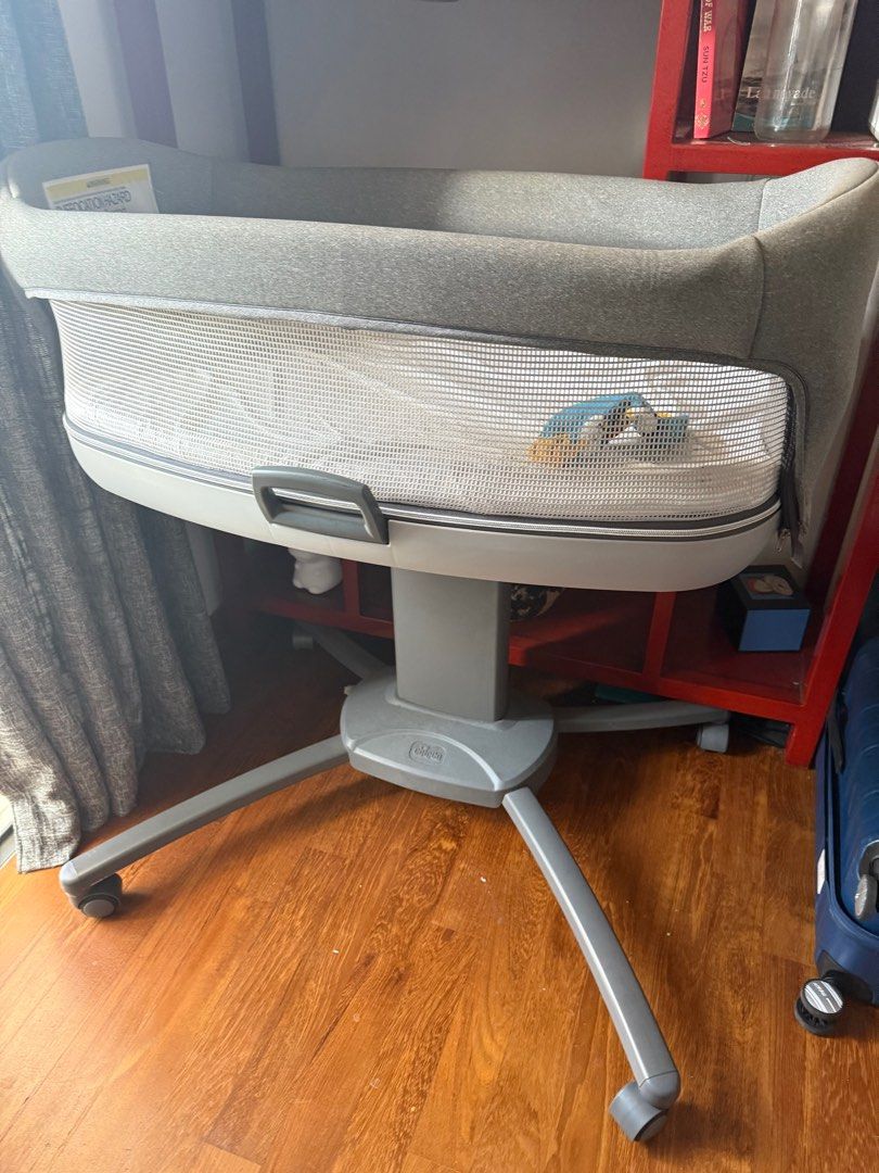 Chicco Close To You 3-in-1 Bedside Bassinet (Category: Cots & Cribs) located in Singapore. Submitted by wishdiplomatique (Listing ID 1378536558, Image 1). Description: I used it maybe twice, my daughter refused to sleep there. Regular price $629.00 Will give a mattress and a sheet. Bassinet with 3 modes: bedside sleeper, portable bassinet & height-adjustable changing station. From birth to 9kg (bassinet) & 15.9kg (changing station)..