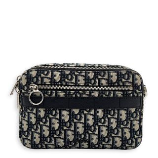 (Category: ) located in . Submitted by carousellluxury (Listing ID 1353843440, Image 1). Description: .