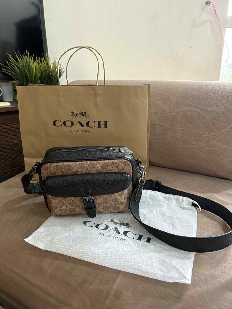 Coach Charter Crossbody Bag (Category: Bags & Wallets) located in Singapore. Submitted by letterstoallysa (Listing ID 1378573080, Image 1). Description: RFS: Decluttering :) Condition: 10/10 looks like brand new, no flaws, handled with care - you can check first before buying Meet up: Khatib/Yio Chu Kang/Novena MRT or arrange door to door delivery.