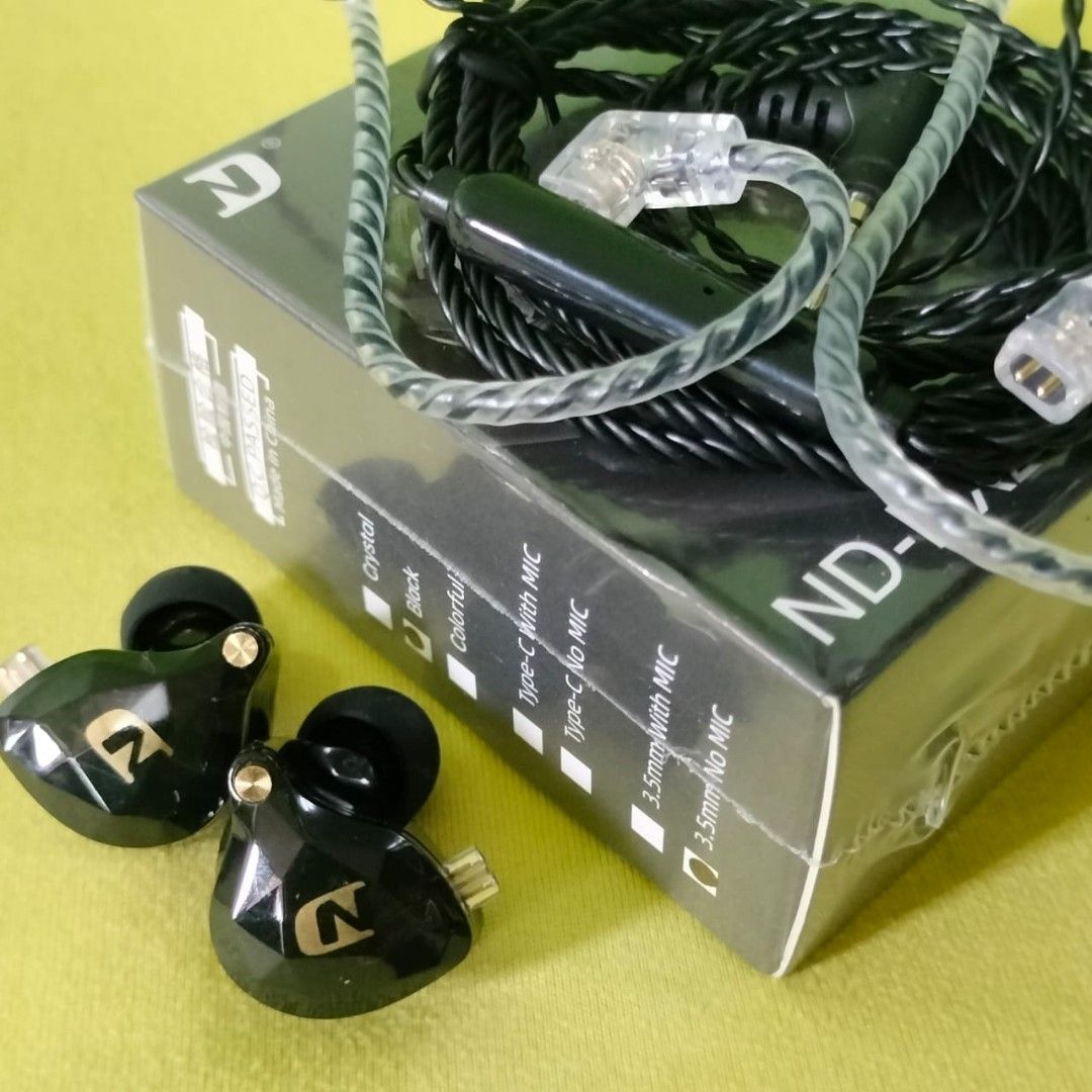 D_AUDIO IEM WIRE GAMING HEADSET (Category: Earphones) located in Paranaque City. Submitted by audioaddict0517 (Listing ID 1378559654, Image 2). Description: .