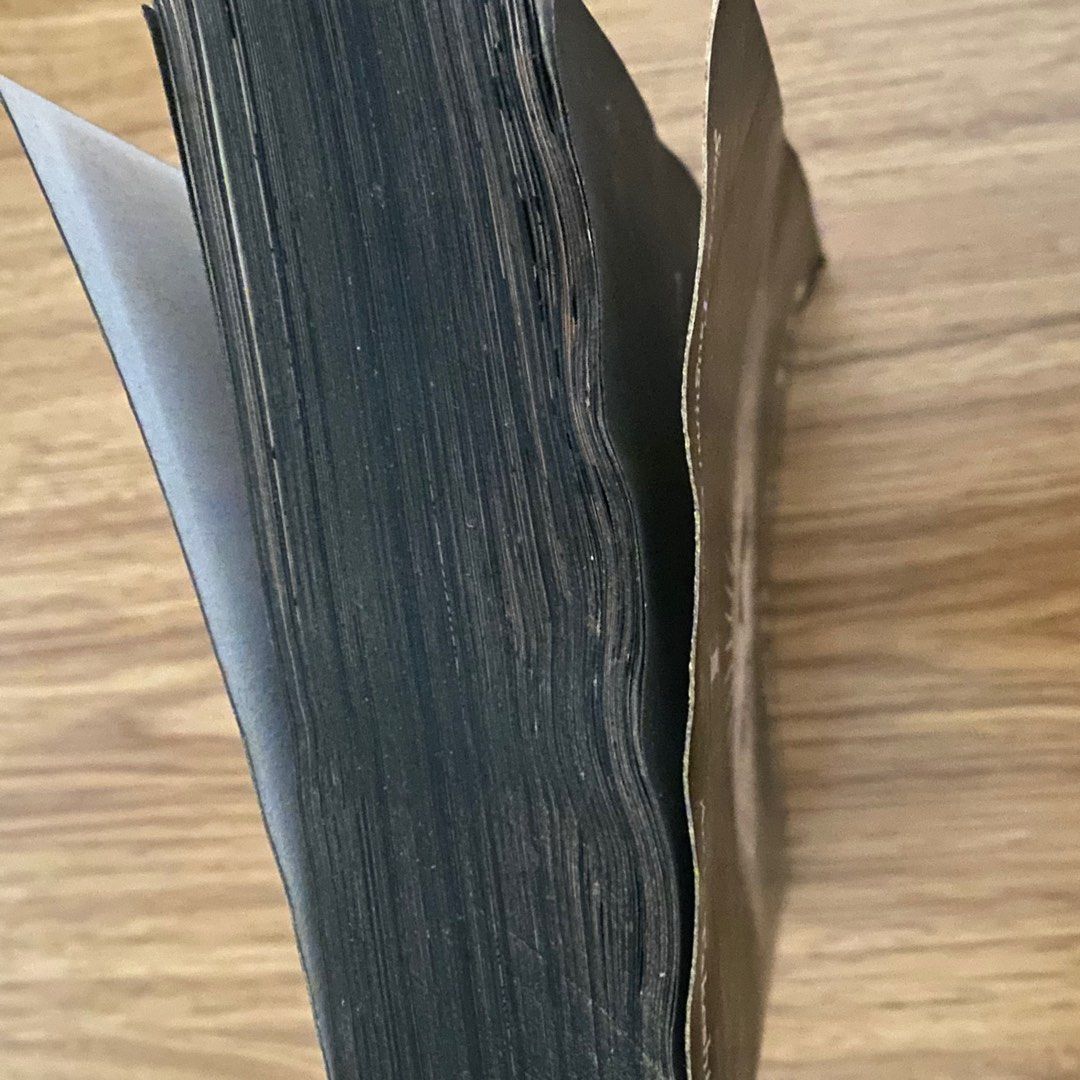 DEATH NOTE Volume I and II Black Version (Category: Comics & Manga) located in Calamba. Submitted by _chnggg (Listing ID 1378683483, Image 2). Description: All pages are in good condition and fully readable Minor page warping due to light rain exposure PAYMENT METHOD : GCash / MAYA.