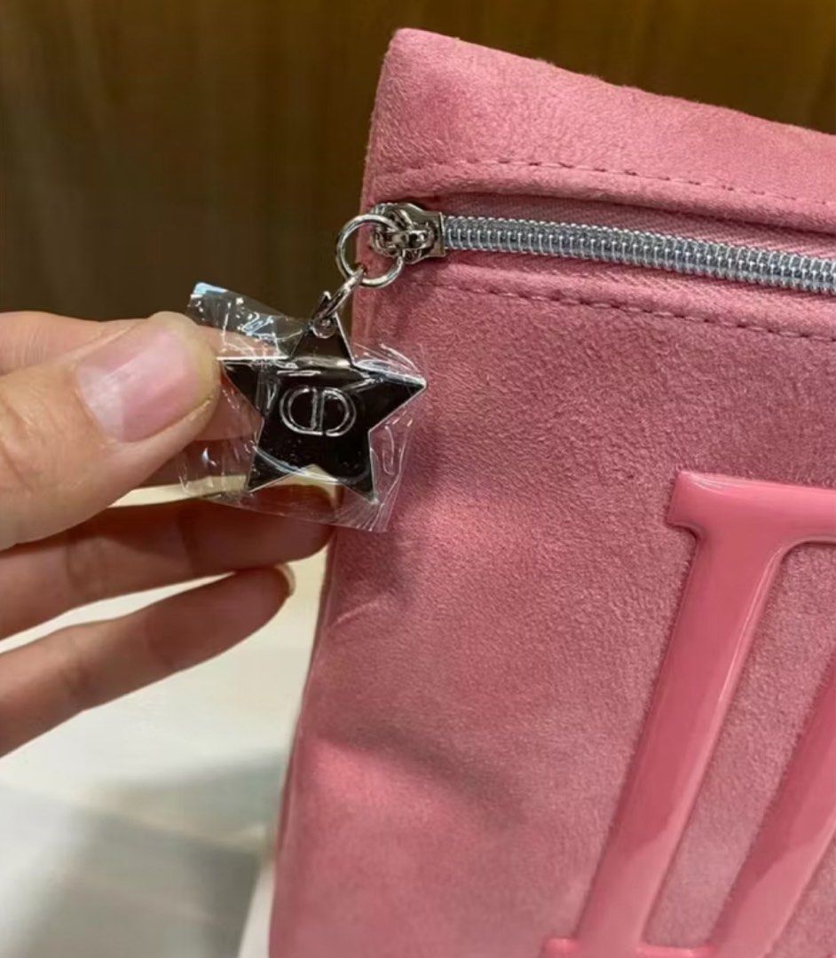 Dior Cosmetic Bag (Category: Luxury Bags & Wallets) located in Bulacan. Submitted by shopwithme_23 (Listing ID 1378623475, Image 2). Description: PRE-ORDER‼️ETA 1-2 weeks after you pay❤️ 💸MOP: Gcash/Paymaya 🚚MOD: J&T/Lalamove 📍San Ildefonso, Bulacan.