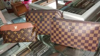 (Kategori: ) berada di . Dikirim oleh sister.look96 (ID iklan 1378562764, Gambar 1). Deskripsi: .