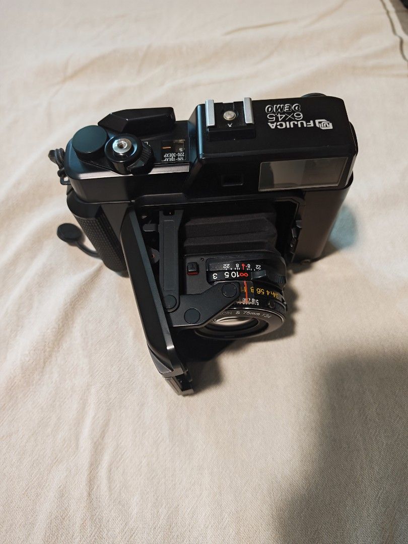 Fujica GA 645 professional mint unit, Photography, Cameras on