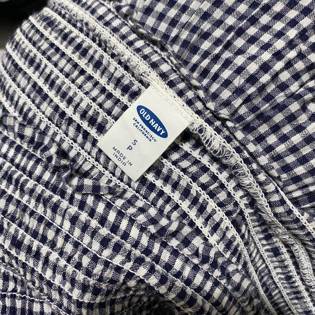 GAP Gingham top (Category: Others Tops) located in Cebu City. Submitted by elainedmd (Listing ID 1378614262, Image 3). Description: In very good condition, presko to wear! Size: S-M First to pay basis 📌 Last price posted 📌 Cebu City .