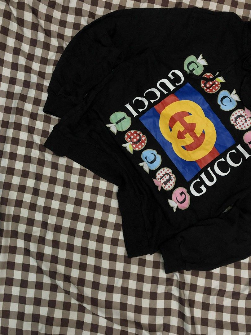 GUCCI APPLE LOGO BLACK HOODIE (Category: Coats, Jackets and Outerwear) located in Compostela. Submitted by moneyzone (Listing ID 1378696287, Image 2). Description: GUCCI APPLE LOGO BLACK HOODIE Off/Legit size - MEDIUM EXCELLENCE CONDITION ITIM NA ITIM FLAWLESS mine-880 shipped 📍Liloan, Cebu.