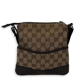 (Category: ) located in . Submitted by carousellluxury (Listing ID 1373283126, Image 1). Description: .
