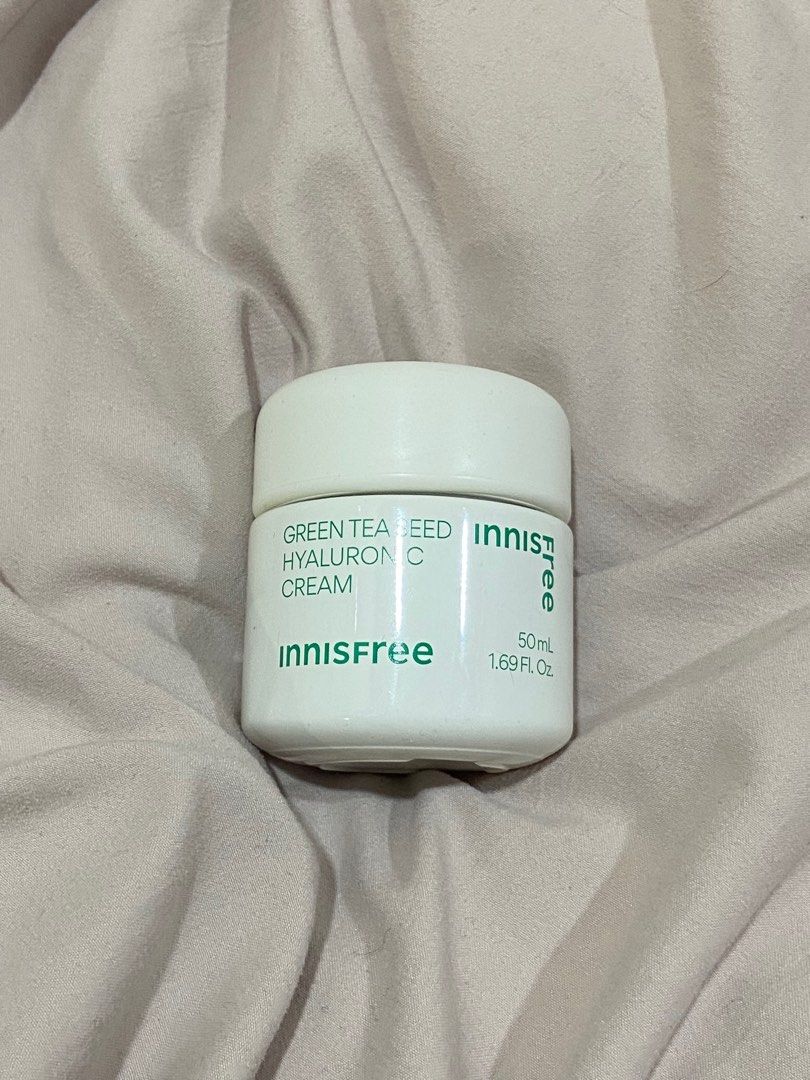 由 mmmmmmmmmi (刊登 ID 1378686283，圖片 1) 提交，位於 新北市 (New Taipei) 的 innisfree 綠茶籽保濕面霜 (類別：護膚、清潔產品)，說明：品牌：innisfree 品名：綠茶籽保濕面霜 產品容量：50mL 商品產地：韓國 •有平價版冰河醣保濕霜的稱號 •幫助肌膚鎖水 •建議在保養的最後一個步驟使用 •清爽型面霜 >使用於保養最後一個步驟，為肌膚提供全面的保護和呵護。 用量還有2/3！整體來說是一款適合夏天用的面霜，但因爲目前有別的保養的在用，所以想賣掉～。