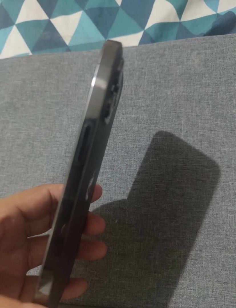 Iphone 12 promax 128gb graphite (Category: iPhone 12 Series) located in Lipa City. Submitted by yenscloset (Listing ID 1378680283, Image 3). Description: Still in good working condition all working fine Battery 73% Im not using this phone anymore since I have a new phone What you see is what you get.