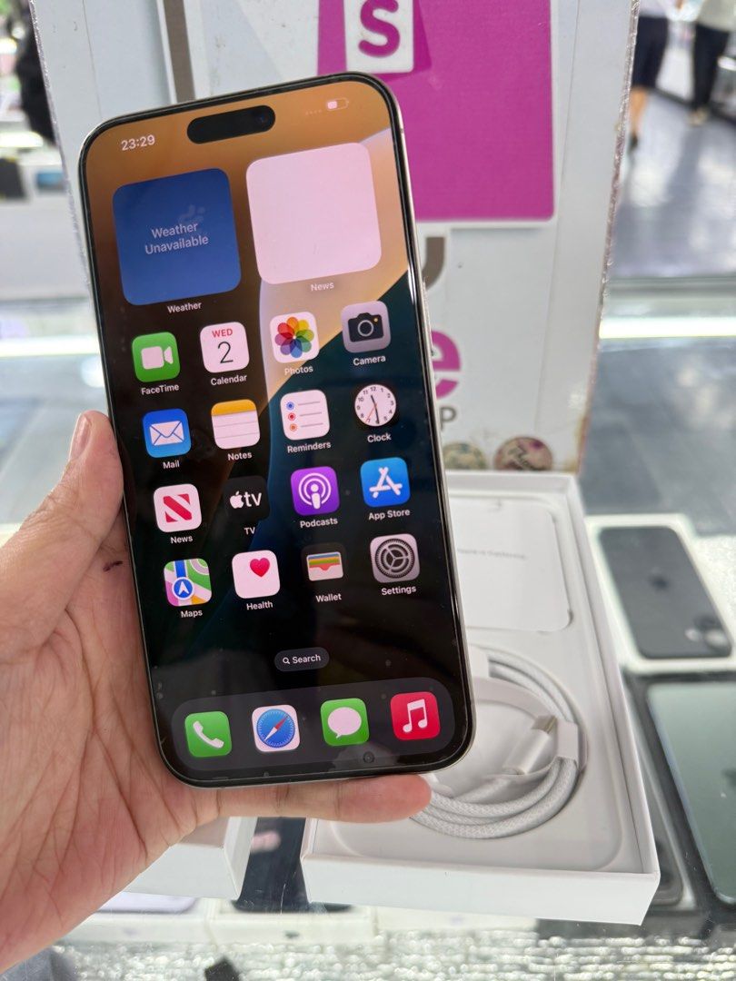 iphone 15 pro max 256gb dual sim good as new (Category: iPhone 15 Series) located in Cainta. Submitted by vine_gadget_shop (Listing ID 1378647060, Image 3). Description: iphone 15 pro max 256gb dual sim good as new hk variant with box and cord replaced pick up store greenhills shopping center we accept trade in we accepy credit card and ggives installment we do cod and door to door we ship nationwide for fast transaction call 09277368323 look for