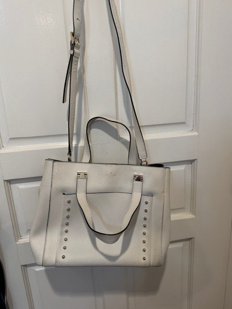 Authentic Kate Spade White Hand/Shoulder Bag (Category: Luxury Bags & Wallets) located in Marikina City. Submitted by ninscan (Listing ID 1378556610, Image 2). Description: Off white Kate Spade Leather Bag Handbag but includes strap for shoulder bag Includes dustbag and care card RFL: offloading bags.