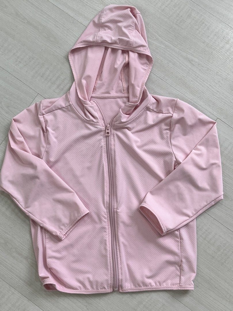 Kid UV Protection Jacket (Category: Babies & Kids Fashion) located in Singapore. Submitted by peacelovebooks (Listing ID 1378610297, Image 1). Description: Size 120.