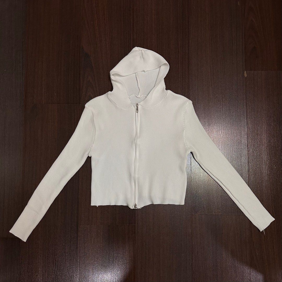 Korean Longsleeve Two-way Zip Cardigan (Category: Longsleeves) located in Manila. Submitted by onlyprelovedlies (Listing ID 1378718054, Image 1). Description: - thrifted from korea, very korean style - cropped vibe and perfect for ph weather - hoodie is just a style! has 2 zippers (can be half zipped or all the way).