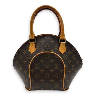 (Category: ) located in . Submitted by carousellluxury (Listing ID 1372570923, Image 1). Description: .