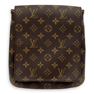 (Category: ) located in . Submitted by carousellluxury (Listing ID 1353649890, Image 1). Description: .