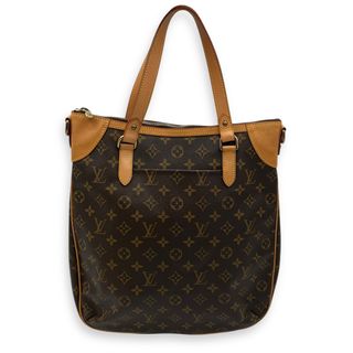 (Category: ) located in . Submitted by carousellluxury (Listing ID 1353492930, Image 1). Description: .