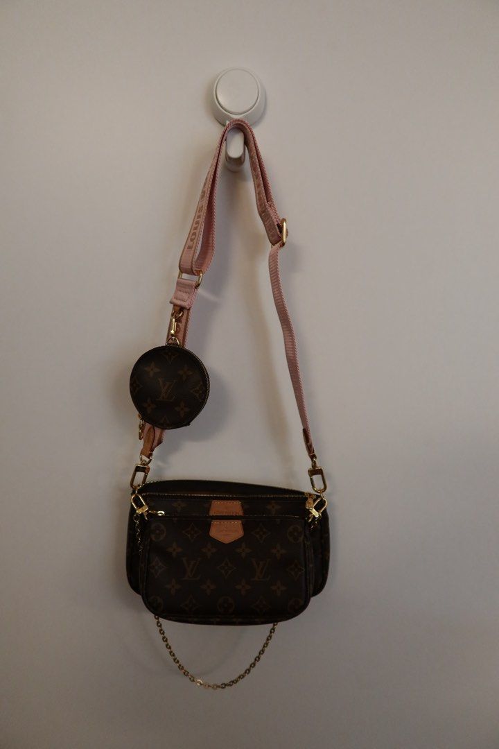LV Louis Vuitton Monogram Multi Pochette Accessoires (Category: Luxury Bags & Wallets) located in Manila. Submitted by alexamc_ (Listing ID 1378653747, Image 1). Description: .