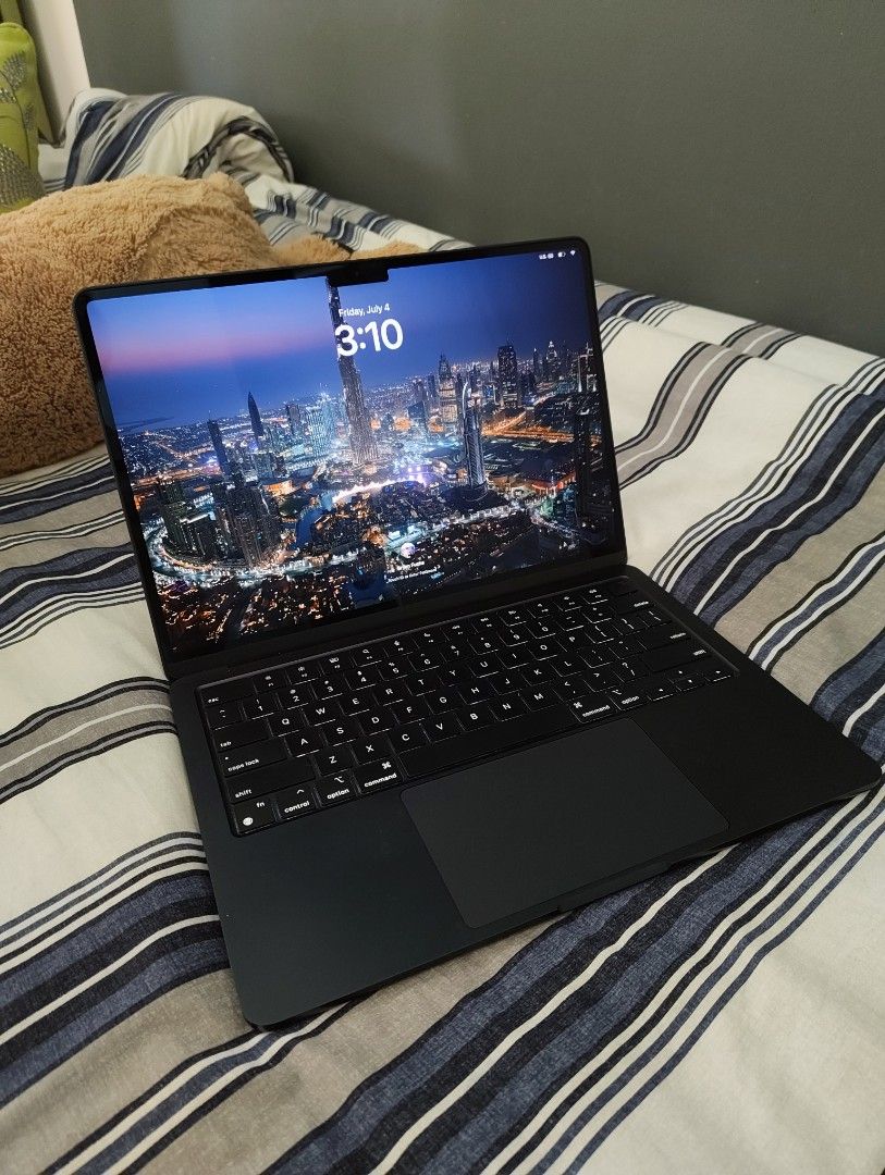 MacBook Air M2 Midnight Blue (256GB) (Category: Laptops & Notebooks) located in Singapore. Submitted by fuchsdeals (Listing ID 1378605044, Image 1). Description: Purchased in 2024, selling as I have an android phone and the operating systems don't align M2 chip.