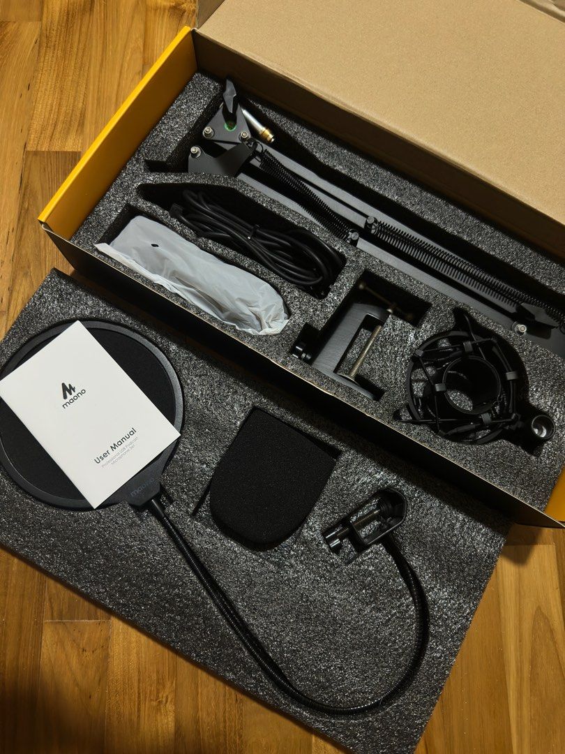 MAONO Podcasting microphone kit AU-A04 (Category: Microphones) located in Singapore. Submitted by saucer (Listing ID 1378619304, Image 2). Description: Helping friend to sell. She used once for testing only. Selling cheap, $50 only. Self collect Punggol field Delivery + $10 Tags: streaming gaming game podcast pod cast microphone set kit maono .
