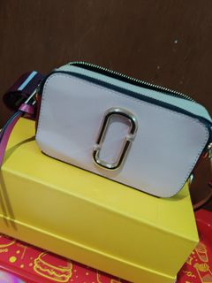 (Category: ) located in . Submitted by bcj.valuables (Listing ID 1378568502, Image 1). Description: .