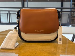 (Kategori: ) berada di . Dikirim oleh preloved.kartika (ID iklan 1378598162, Gambar 1). Deskripsi: .