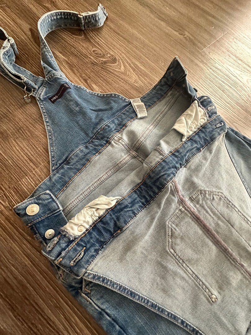 Marks and Spencer denim jumpsuit/overall (Category: Jumpsuits) located in Calamba. Submitted by sohee_nim (Listing ID 1378556609, Image 3). Description: Hello sweeties🌸 REPRICED!!!! Selling my preloved jumpsuit/overall from Marks and Spencer. Size: 12 regular Length on legs: good for 5'3" to 5'5" height No issues RS: not using anymore as i gain weight🥹 Item location: nuvali laguna .