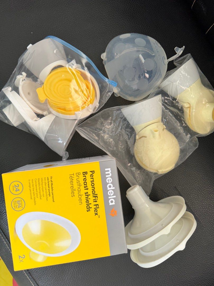 Medela pumping essentials (Category: Breastfeeding & Bottle Feeding) located in Singapore. Submitted by katymt (Listing ID 1378568491, Image 1). Description: * Brandnew items - Flex 24mm - Flex 21mm - Yellow pump * one or two times used - Haakaa breast milk collector - White pump.