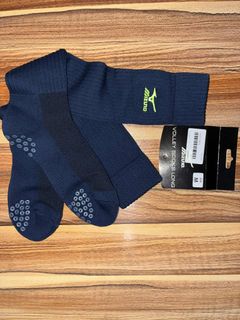 (Category: ) located in . Submitted by athletescloset (Listing ID 1378723431, Image 1). Description: .