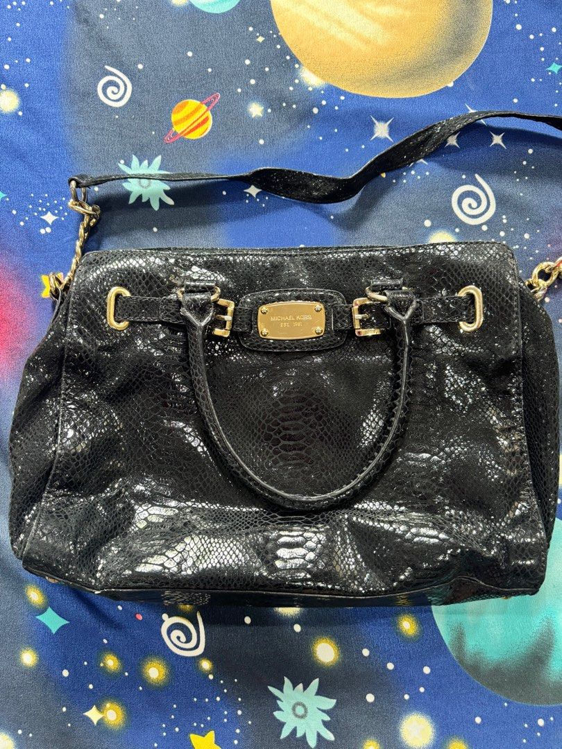 MK Hamilton in snake skin leather (Category: Shoulder Bags) located in San Juan, Ilocos Sur. Submitted by mklover10 (Listing ID 1327177150, Image 2). Description: .