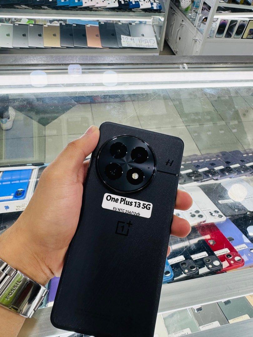 One Plus 13 5G 256gb Global FU COMPLETE (Category: OnePlus) located in San Juan City. Submitted by javedsgadgetshop (Listing ID 1378683461, Image 2). Description: INSTALLMENT OPTIONS : SPAY LATER / GGIVES / CREDIT CARD! WE BUY AND SELL SO PWEDE MAGBINTA OR SWAP ! Quick Specs : 💵 One plus 13 5G •256gb •NTC Variant •Good batt health •Factory Unlock •95% Smoothness •No hidden issue | No Repaired •100% Authentic | Not Refurbished •w/ Box Charger & s