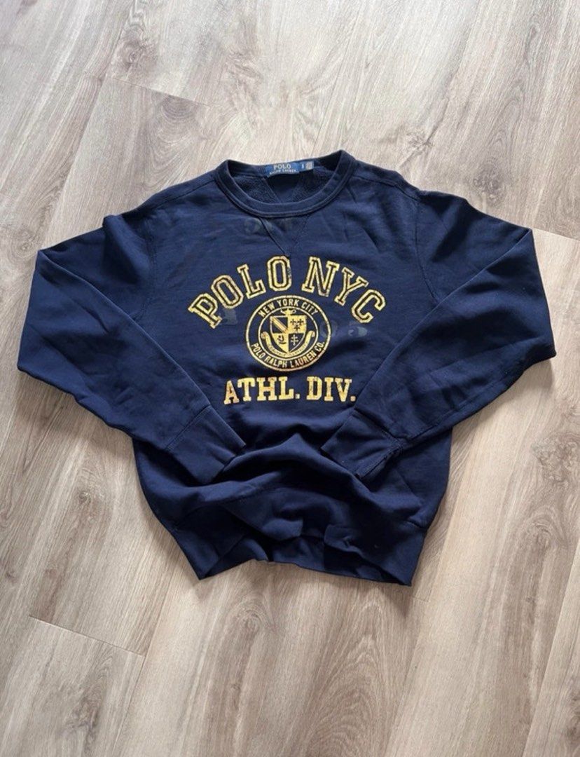 Polo Ralph Lauren Sweatshirt (Category: Luxury Apparel) located in Cebu City. Submitted by styleoptions (Listing ID 1378643210, Image 1). Description: Authentic‼️ Used few times only Stuck in closet Color: Black Size: M Super comfy, classy to wear.