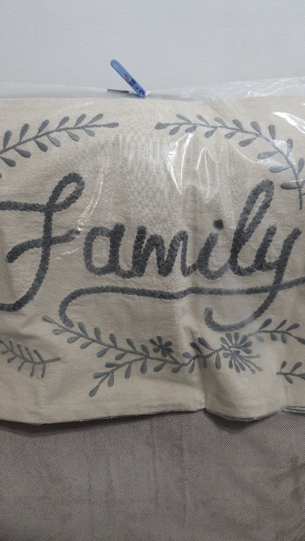 Pottery Barn throw pillow cover 40x66cm (Category: Bedding & Towels) located in Taguig. Submitted by nicpick (Listing ID 1378696519, Image 2). Description: .