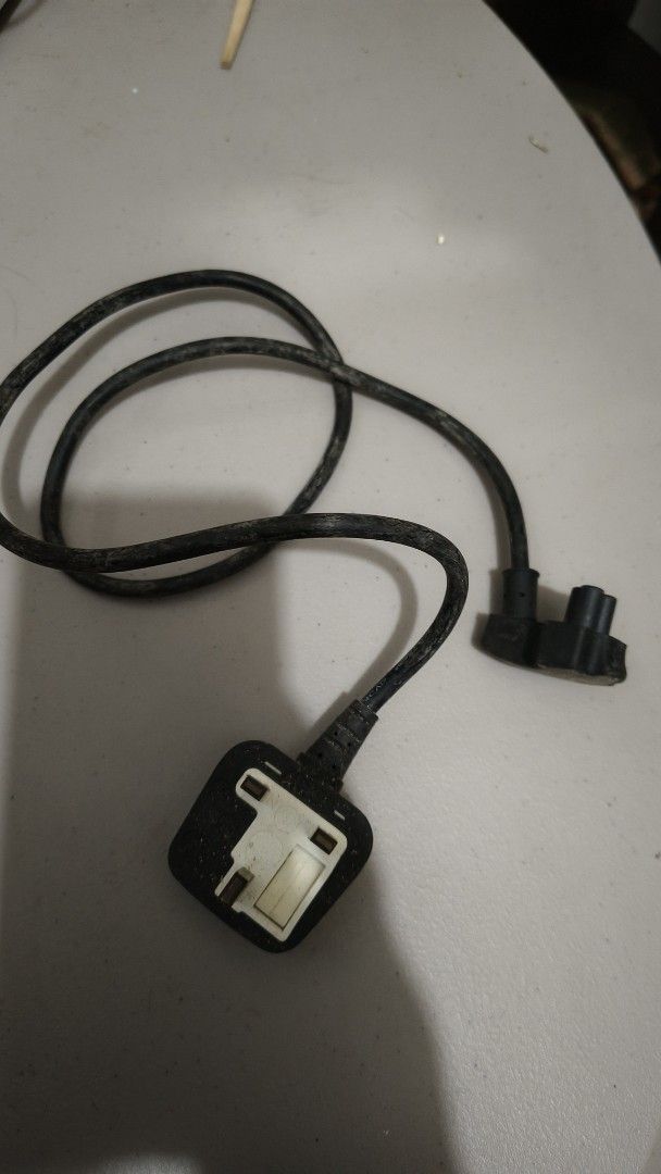 Power Cord Prong 3 cable (Category: Cables & Adaptors) located in Las Pinas. Submitted by mayfleurdelisvaso (Listing ID 1378573165, Image 1). Description: power cord 3 prong cable heavy duty.