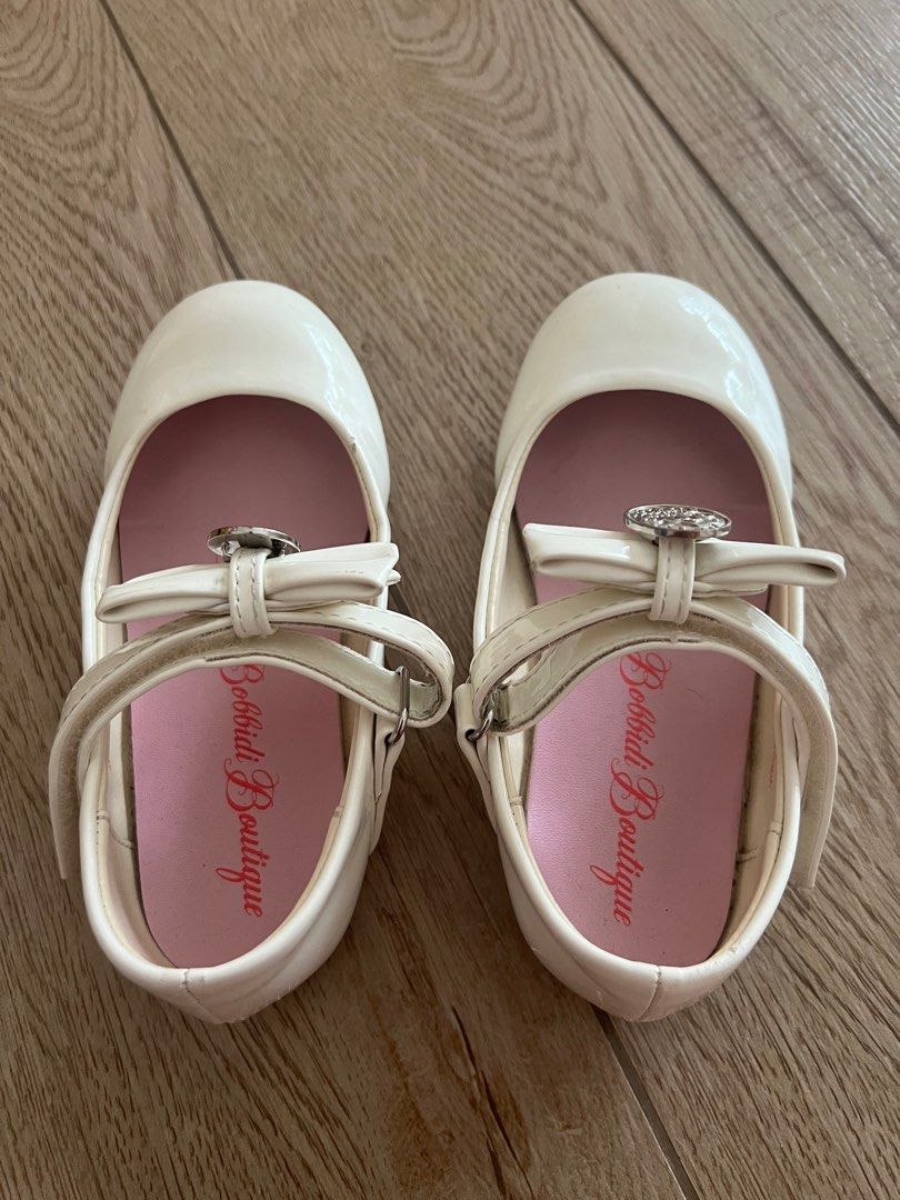 Princess shoes 3 y.o (Category: Babies & Kids Fashion) located in Makati City. Submitted by stufffromkim (Listing ID 1378617447, Image 2). Description: From Tokyo Disneyland. 18 cm.
