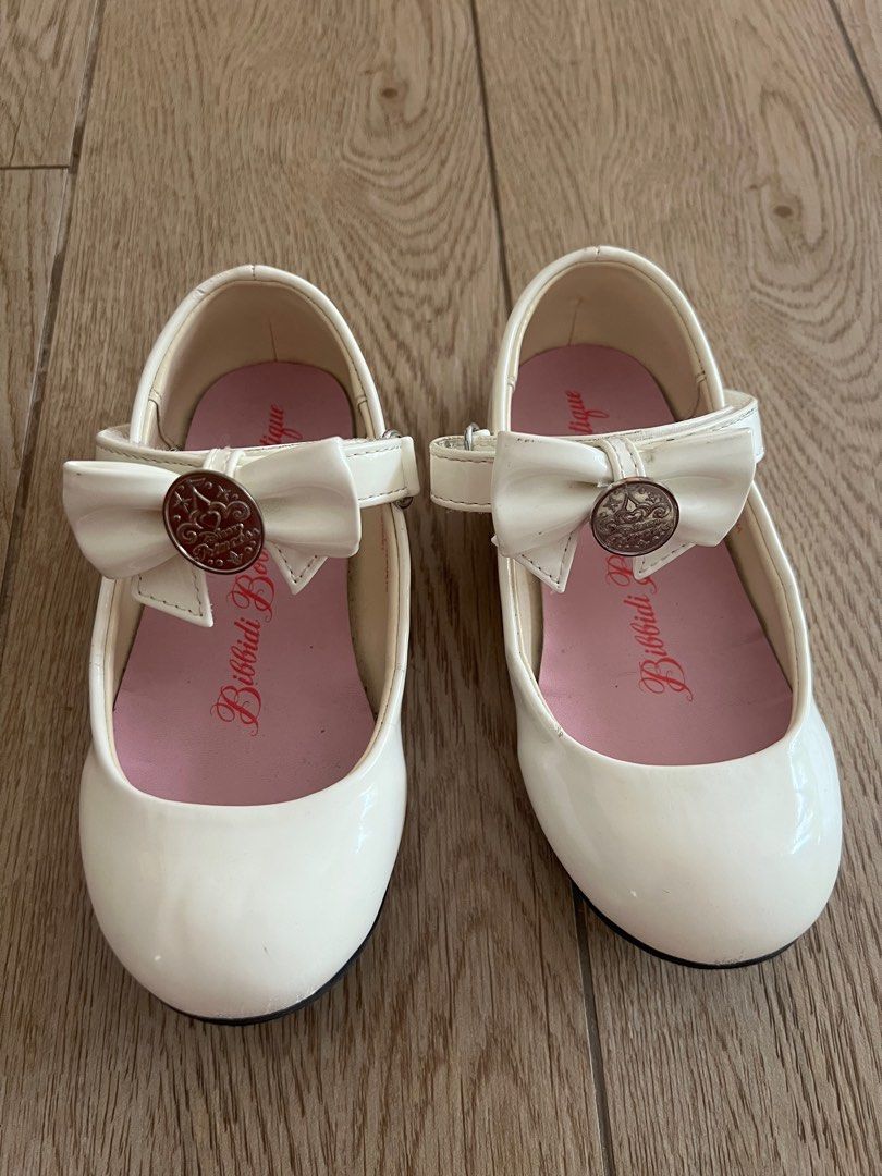 Princess shoes 3 y.o (Category: Babies & Kids Fashion) located in Makati City. Submitted by stufffromkim (Listing ID 1378617447, Image 1). Description: From Tokyo Disneyland. 18 cm.