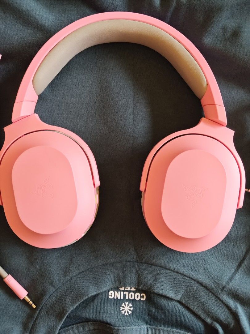 RARE RAZER Pink Barracuda X Quartz Edition Headset (Category: Headphones & Headsets) located in Caloocan City. Submitted by szejasmin66907 (Listing ID 1378567854, Image 2). Description: Condition: Brand New Body Cosmetics: 9.5/10 Issues: None Color: Pink Experience wireless freedom with style. The Barracuda X Quartz Edition combines Razer’s signature performance with a sleek pink finish. Lightweight and versatile, this headset delivers immersive 