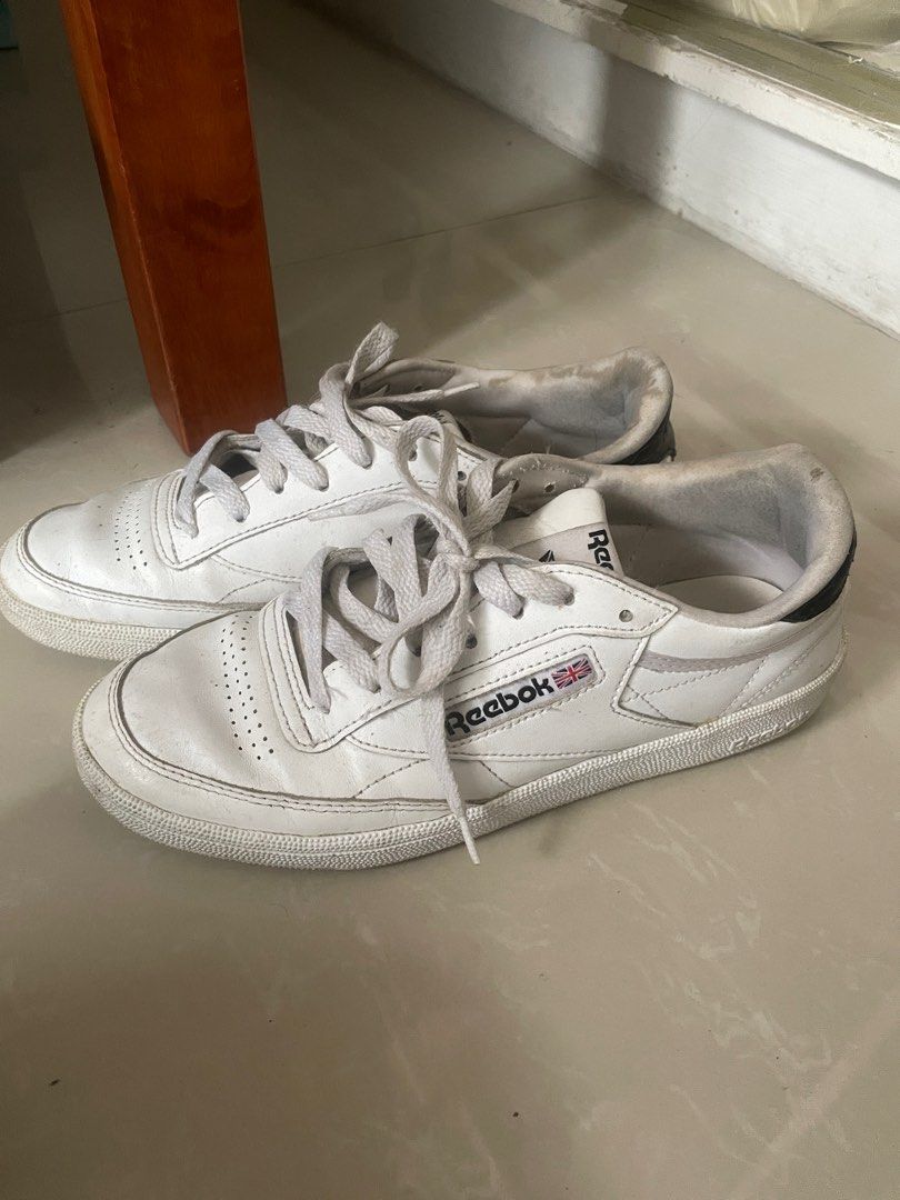 Reebok Club C White/Black (Category: Sneakers) located in Manila. Submitted by chichlchi (Listing ID 1378551887, Image 2). Description: •lalamove/jnt •di pa nalalabhan but will wash before shipping 🥹 • no flaws when it comes to functionality (maayos pa grip and all) •US size 7 W.