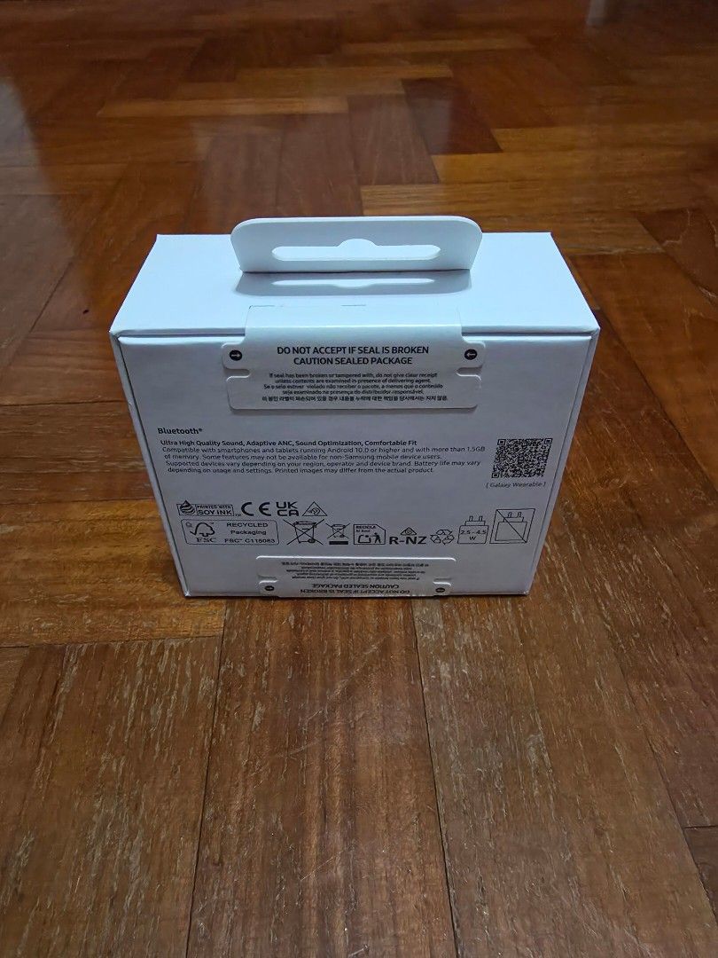 Samsung Galaxy Buds 3 (Category: Earphones) located in Singapore. Submitted by _rzq_ (Listing ID 1378599223, Image 3). Description: BNIB, sealed Was given in a promotion.