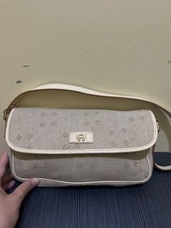 (Kategori: ) berada di . Dikirim oleh monci.preloved (ID iklan 1378620766, Gambar 1). Deskripsi: .