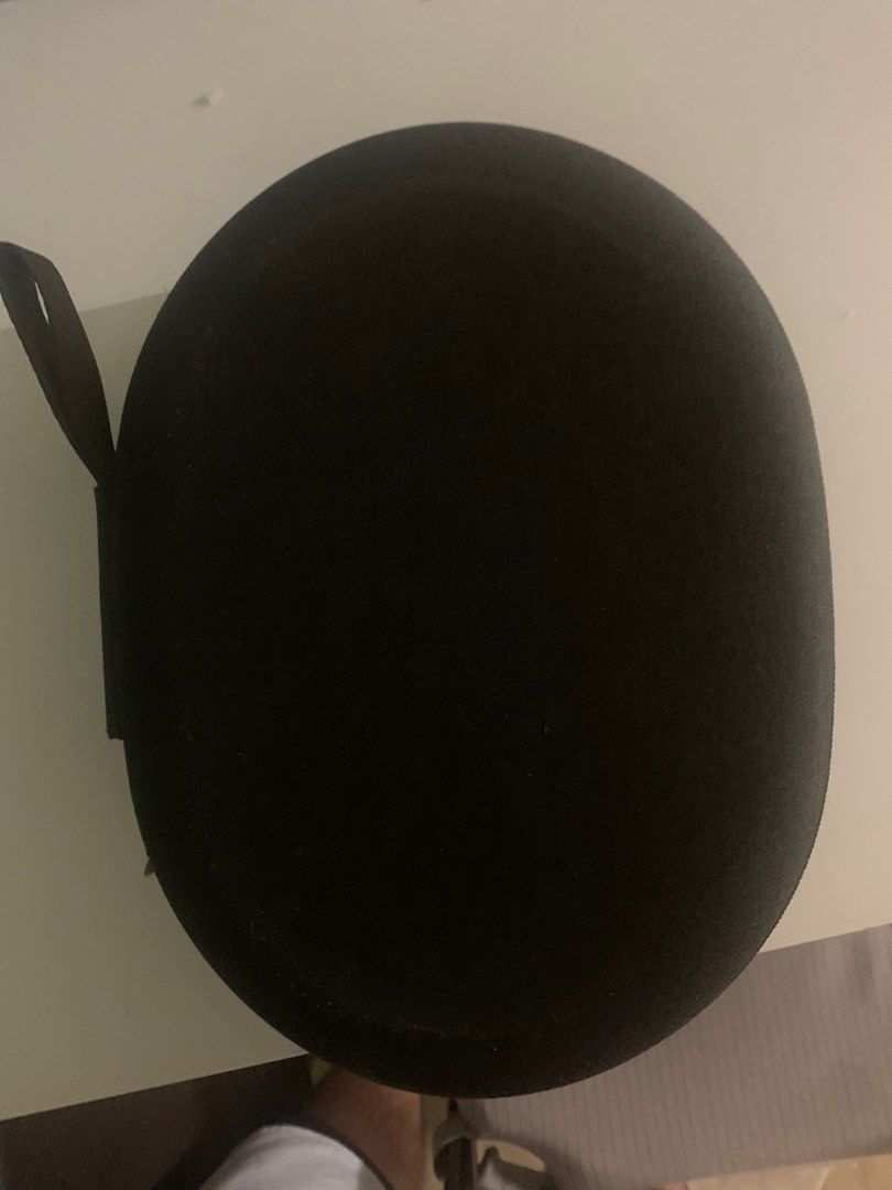 Sony xm4s (Category: Headphones & Headsets) located in Singapore. Submitted by justinbever (Listing ID 1378672642, Image 1). Description: Bought over a year ago havent use much, has protective case for both the headband and the ear cups selling off urgently .