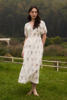 (Category: ) located in . Submitted by clothesxcottage (Listing ID 1378542976, Image 1). Description: .