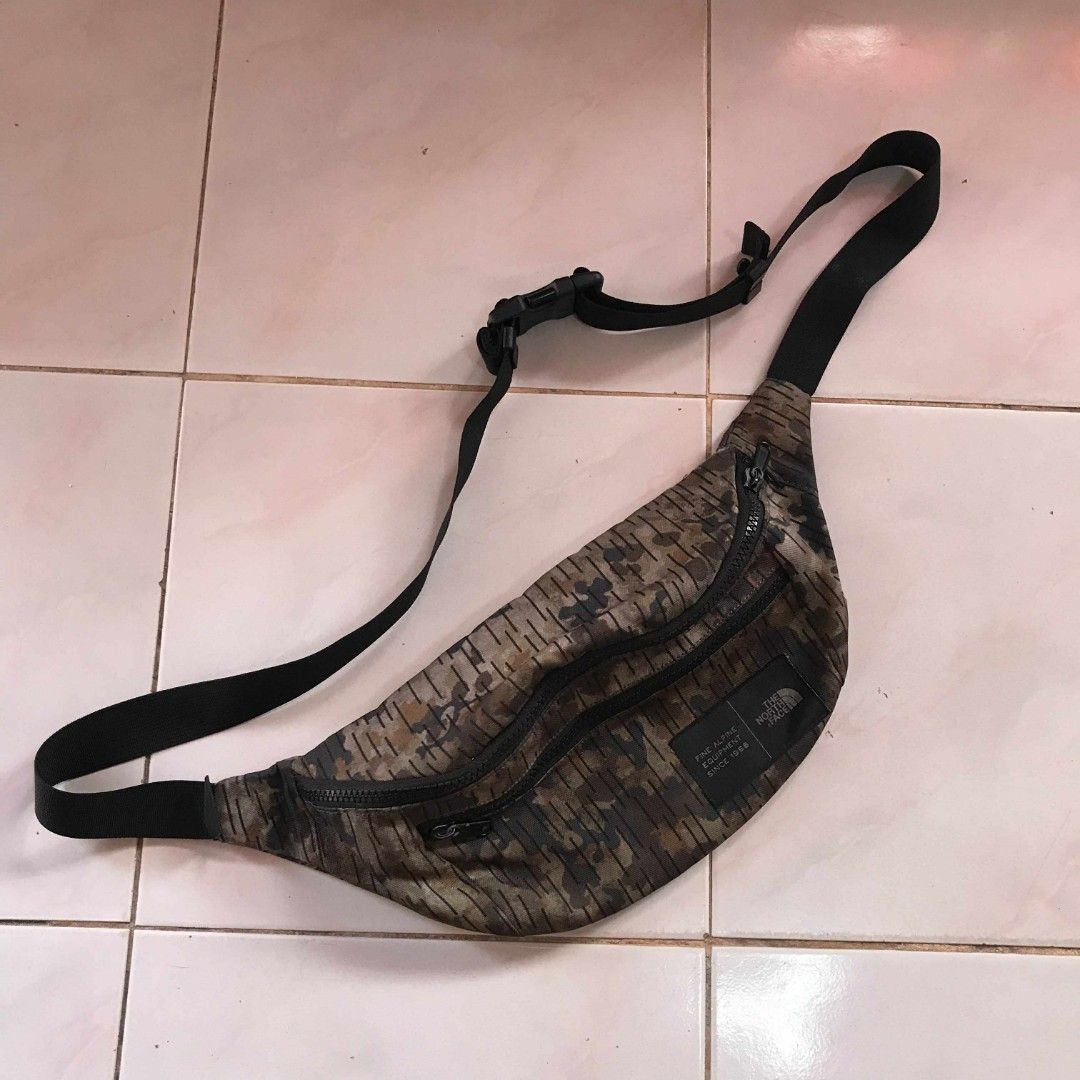 Tnf aspack 🥵 (Category: Activewear) located in Jinoba-an. Submitted by eegiboy (Listing ID 1378669794, Image 3). Description: wts: aspack ! tnf shirt & camou waistbag large size dimes: 22/27 both excellent condition issue: pinhole sa shirt 1kshipped na dm me if interested thankyou.