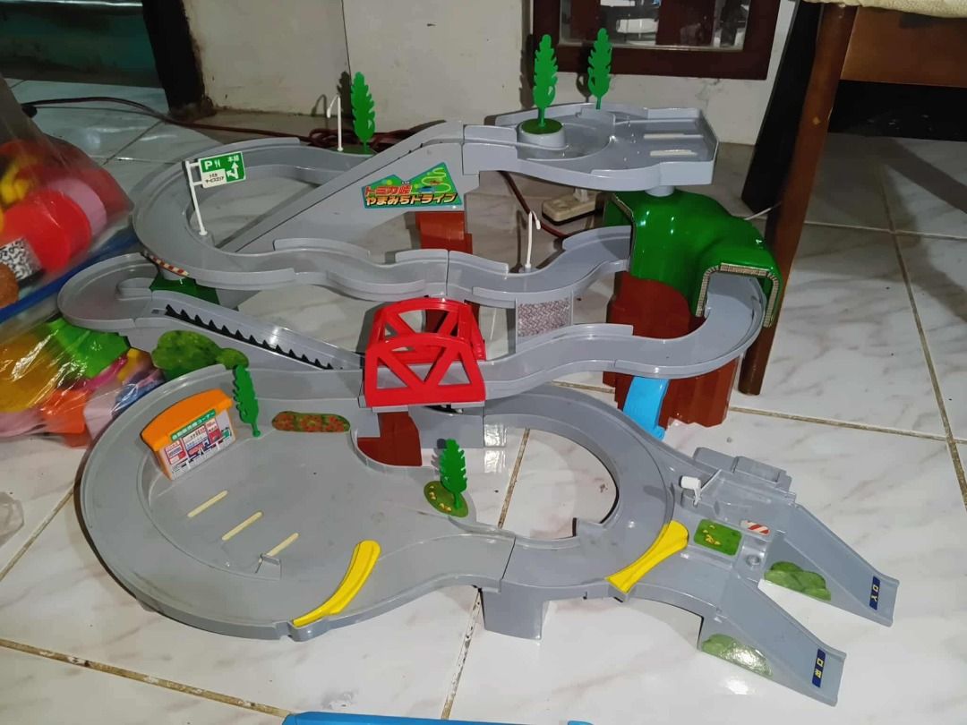 TOMICA PLAYSET (Category: Vehicle & Diecast Models) located in Caloocan City. Submitted by agathadoco96855 (Listing ID 1378723444, Image 1). Description: TOMICA PLAYSET: MOUNTAIN PASS: 1200 BUSY HIGHWAY: 1200 ALL AUTHENTIC WHAT YOU SEE IS WHAT YOU GET FIRST TO PAY GETS THE ITEM TAWAD LANG MGA KALARO!!! MOD: LALAMOVE,J&T, LBC MOP: GCASH LOCATION: TAGUIG.