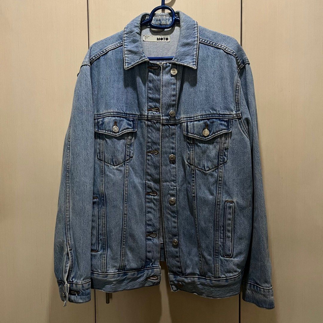 Topshop oversized denim jacket (Category: Coats, Jackets and Outerwear) located in Manila. Submitted by basicbaguette (Listing ID 1378538187, Image 1). Description: My fave jacket! Good and quality denim Oversized fit for small to medium frame US 2 / UK 6.