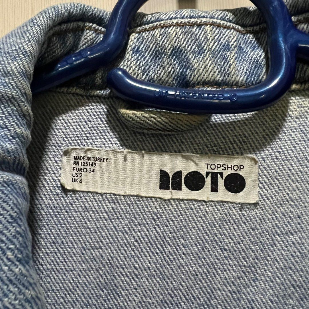 Topshop oversized denim jacket (Category: Coats, Jackets and Outerwear) located in Manila. Submitted by basicbaguette (Listing ID 1378538187, Image 3). Description: My fave jacket! Good and quality denim Oversized fit for small to medium frame US 2 / UK 6.