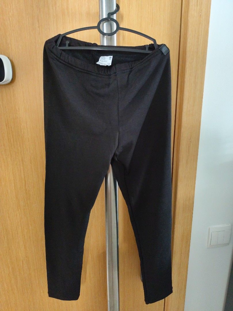 Uniqlo Heattech Ultra Warm Leggings (Category: Babies & Kids Fashion) located in Singapore. Submitted by water_0_0_0 (Listing ID 1378550748, Image 1). Description: Uniqlo Kids Heattech ultra warm leggings Size: 140cm Used for 3 trips. Condition as per pictures. Meetup at Punggol MRT(Waterway Point Exit) or Lift Lobby of block (823265).