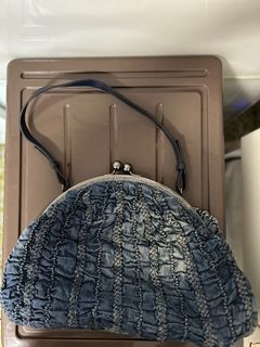 (Category: ) located in . Submitted by amazon876768 (Listing ID 1378622889, Image 1). Description: .